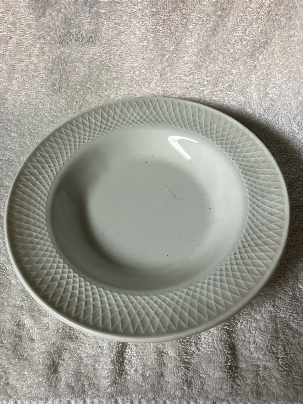 2 Windsor & Browne White Soup/Cereal Bowls Embossed Lattice Pattern Italy